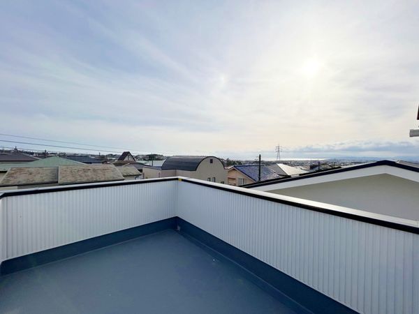藤沢市片瀬山2丁目 新築戸建 バルコニー