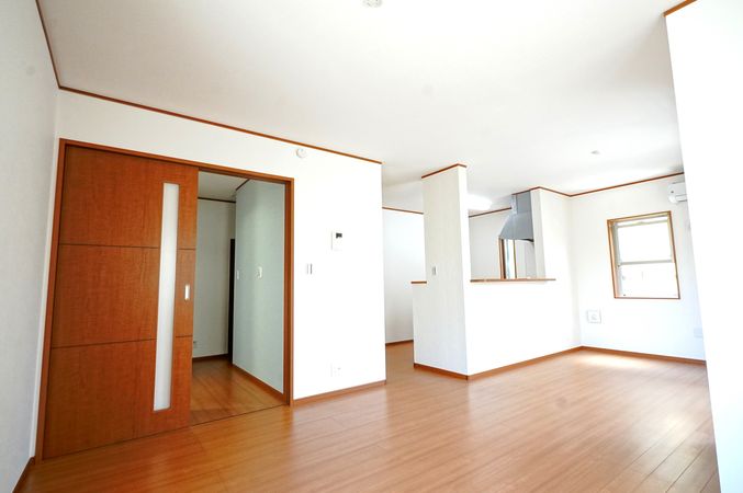 藤沢市鵠沼松が岡2丁目 戸建 リビング 藤沢市鵠沼松が岡2丁目 戸建 リビング