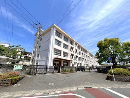 ライオンズマンション藤沢第2 藤沢市立村岡小学校(約1140m) 藤沢市立村岡小学校(約1140m)