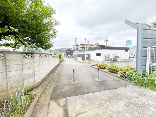 戸塚区上矢部町 土地 前面道路含む外観 戸塚区上矢部町 土地 前面道路含む外観