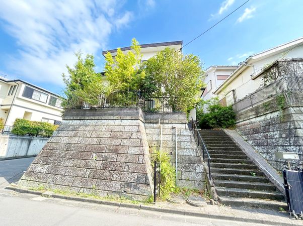 前面道路含む外観