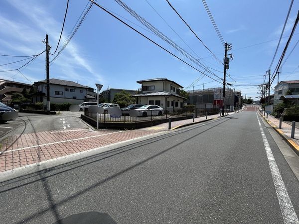 多摩市一ノ宮4丁目 土地 前面道路含む外観 前面道路含む外観