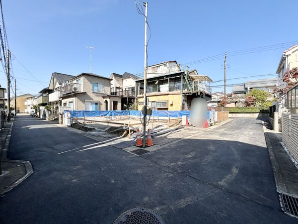 前面道路含む外観