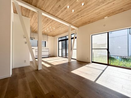 泉区中田南5丁目 戸建 リビング