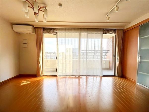 横浜サウスユニバーサルレジデンス 室内