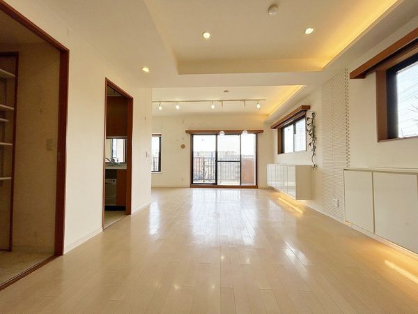 コスモ下永谷駅前ハウス リビング