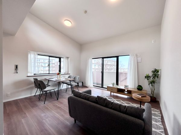 エステスクエア港南百合ヶ丘 リビング