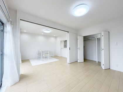 パイロットハウス・サン戸塚 リビング