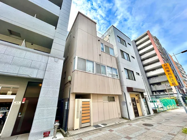 横浜市営地下鉄ブルーライン「吉野町」駅徒歩2分