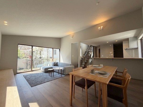 鎌倉市笛田5丁目 新築戸建 リビング