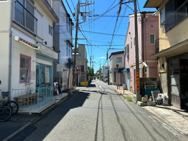 北西側前面道路