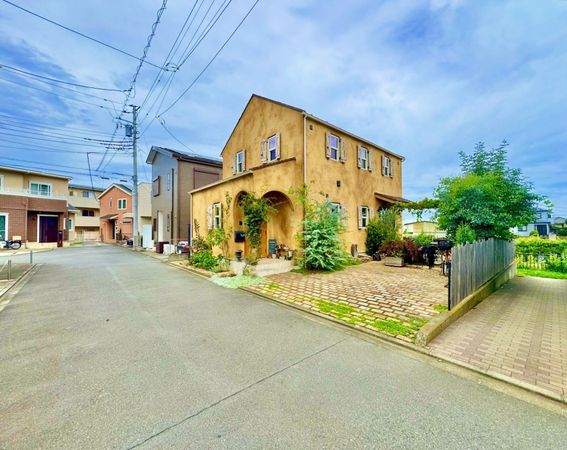 高座郡寒川町宮山 戸建 前面道路含む外観