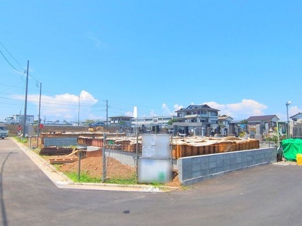 茅ヶ崎市柳島2丁目 新築戸建 8号棟 前面道路含む外観