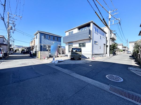 寒川町中瀬 新築戸建 前面道路含む外観