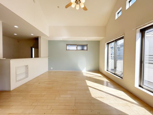 茅ヶ崎市室田1丁目 戸建 リビング