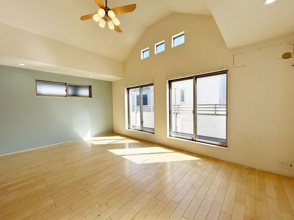 茅ヶ崎市室田1丁目 戸建 リビング