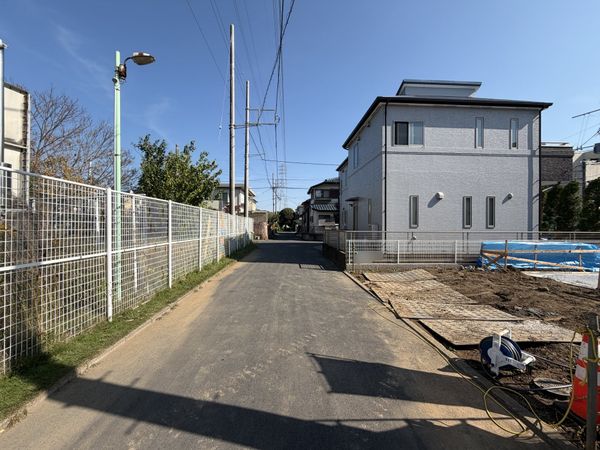 茅ヶ崎市香川1丁目 新築B号棟 前面道路含む外観