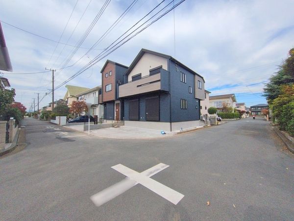 茅ヶ崎市高田3丁目 新築戸建 2号棟 前面道路含む外観 茅ヶ崎市高田3丁目 新築戸建 2号棟 前面道路含む外観