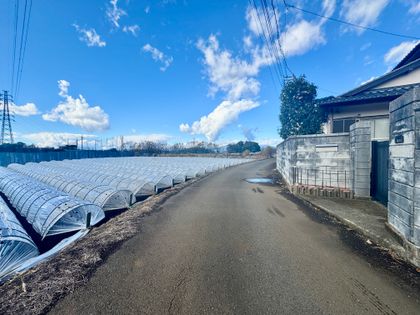 茅ヶ崎市堤 戸建 前面道路含む外観