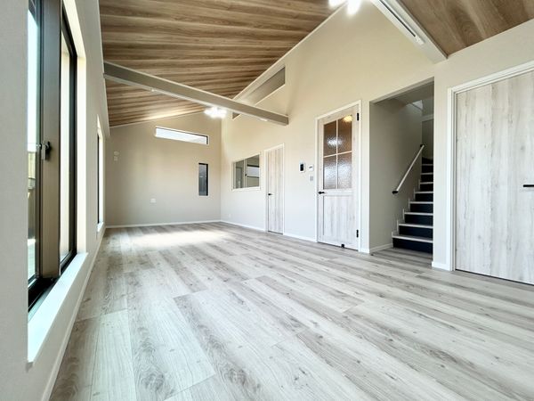 茅ヶ崎市下町屋2丁目 新築ガレージハウス B号棟 リビング