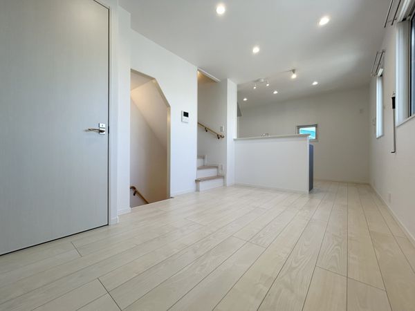 茅ヶ崎市中海岸3丁目 中古戸建 リビング