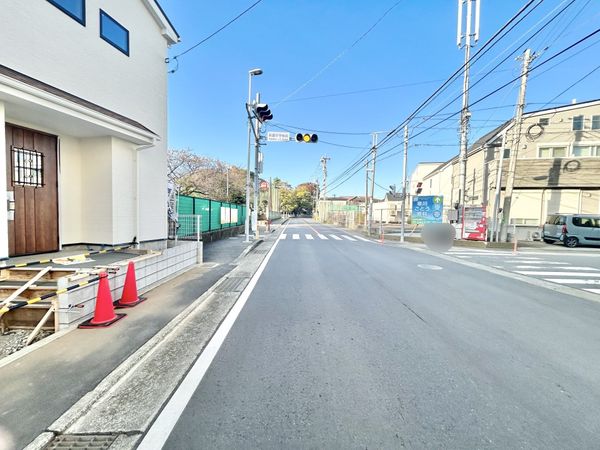 茅ヶ崎市萩園 新築戸建 6号棟 前面道路含む外観 茅ヶ崎市萩園 新築戸建 6号棟 前面道路含む外観