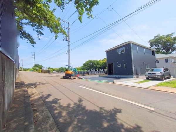 茅ヶ崎市行谷 新築戸建 前面道路含む外観 茅ヶ崎市行谷 新築戸建 前面道路含む外観