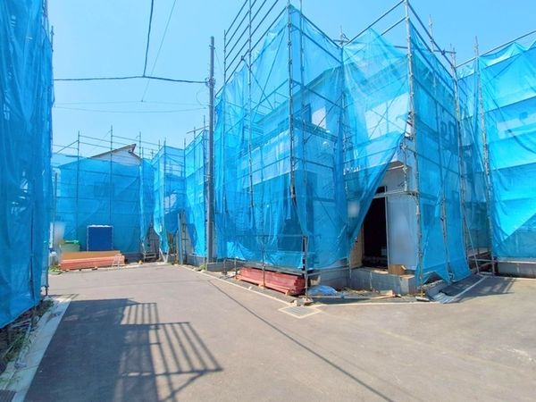 高座郡寒川町小谷2丁目 新築戸建 6号棟 前面道路含む外観 高座郡寒川町小谷2丁目 新築戸建 6号棟 前面道路含む外観