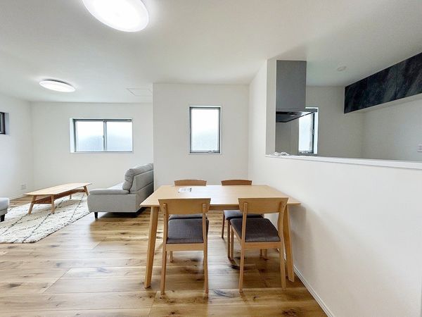 高座郡寒川町小谷1丁目 新築戸建 リビング