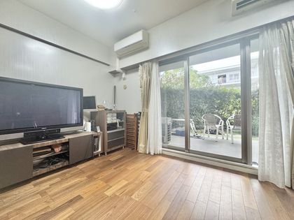 フォルスコート茅ヶ崎ラチエン通り リビング