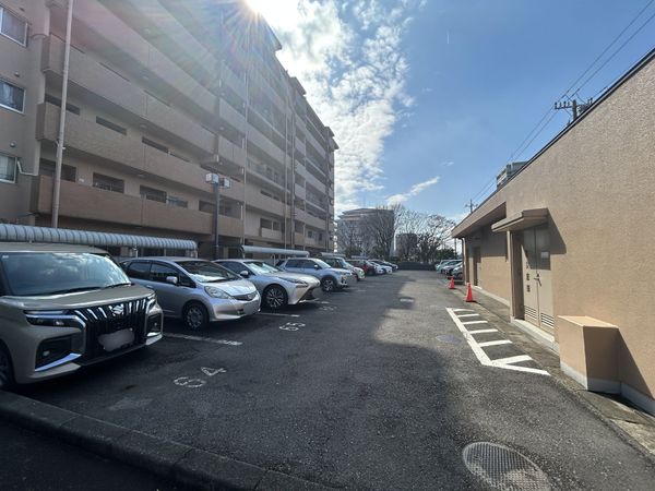 茅ケ崎グランドハイツ C棟 駐車場