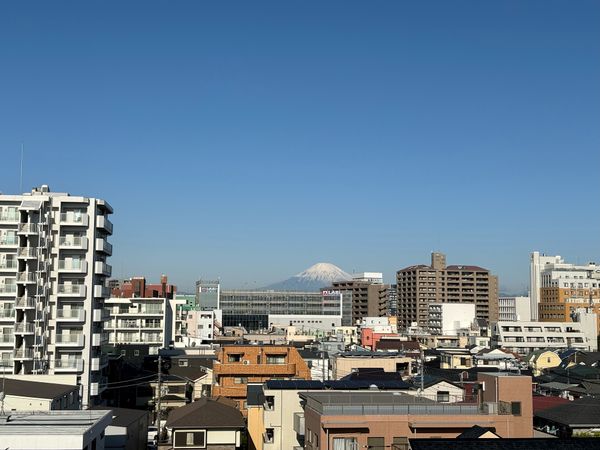 ジオ茅ヶ崎フレシア リビングから富士山を眺望（天候による）