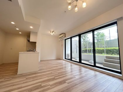 ジオ茅ヶ崎フレシア リビング