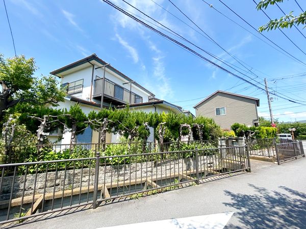 前面道路含む外観