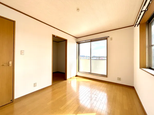 ２F洋室（約６.０帖）