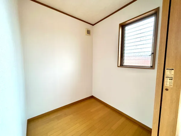 １F洋室クローゼット