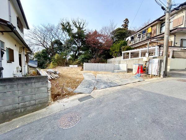 鎌倉市大船 新築戸建B棟 前面道路含む外観 鎌倉市大船 新築戸建B棟 前面道路含む外観