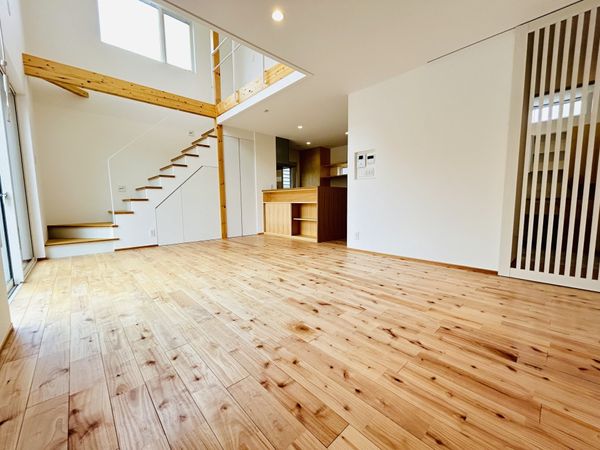 鎌倉市城廻 新築戸建 リビング