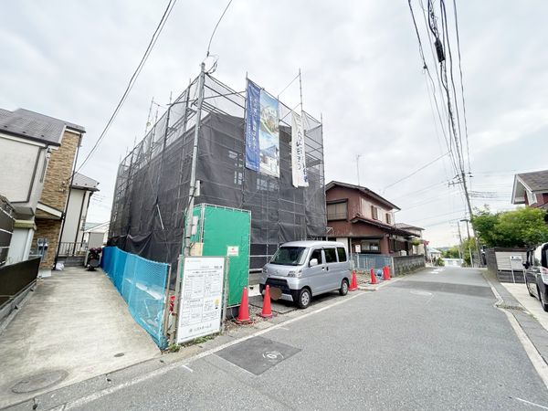 前面道路含む外観