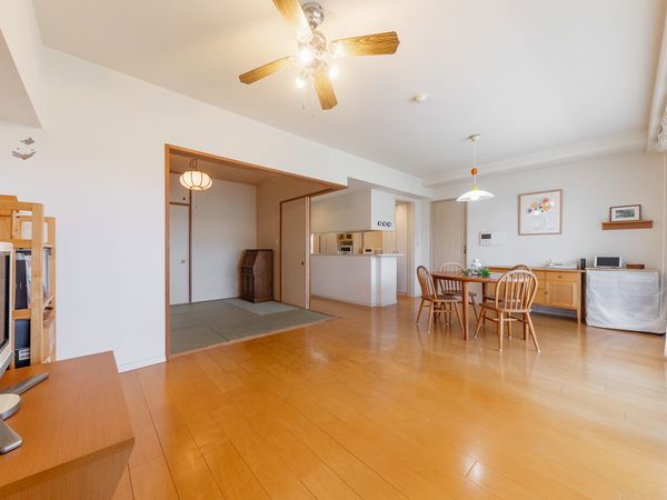 ガーデンアソシエ D棟 リビング