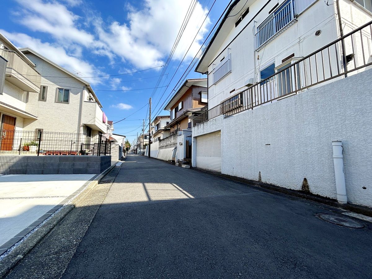 保土ケ谷区境木本町土地 前面道路含む外観 前面道路含む外観