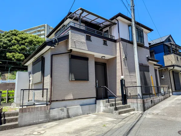 【外観】2024年12月リフォーム完了済の4LDKの中古戸建です。