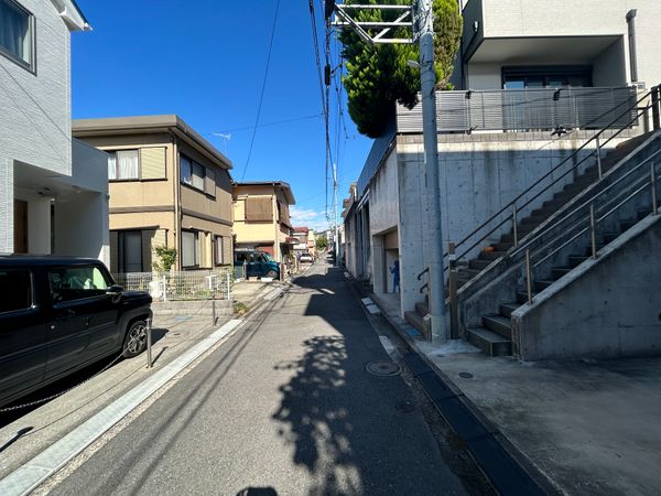 戸塚区平戸2丁目 戸建 前面道路含む外観 前面道路含む外観