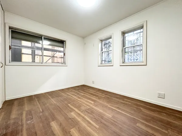 2階洋室（約6.5帖）