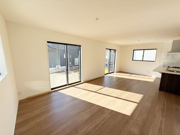 戸塚区平戸町 新築戸建 2号棟 リビング