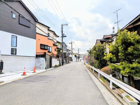 保土ケ谷区境木本町 新築戸建 前面道路含む外観 保土ケ谷区境木本町 新築戸建 前面道路含む外観