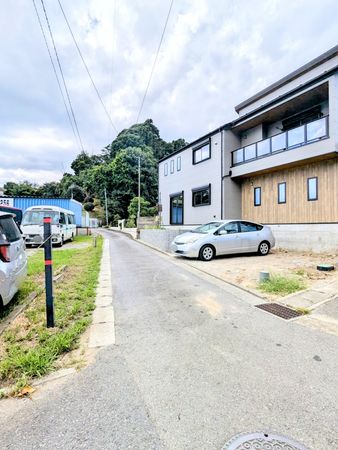 前面道路含む外観