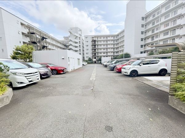 グリーンコーポ東戸塚 A棟 駐車場