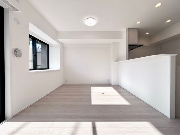 日神パレステージ弘明寺 リビング