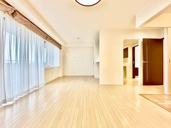 グランドメゾン東戸塚 2番館 リビング グランドメゾン東戸塚 2番館 リビング